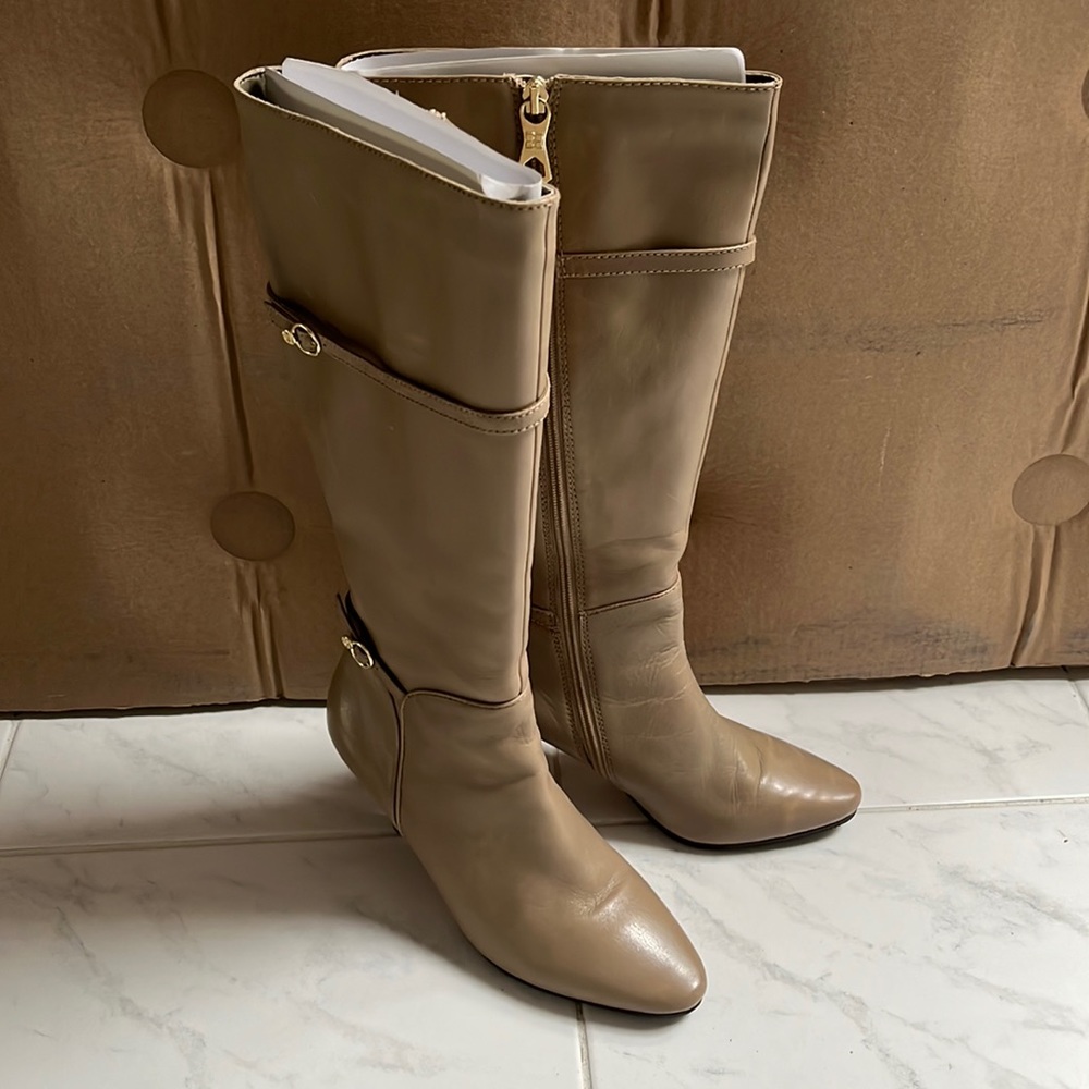 Bcbg heeled boots